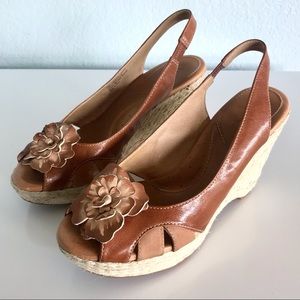Naya Sandals Coretta Wedges Size 10 Womens Sand Dune Tan